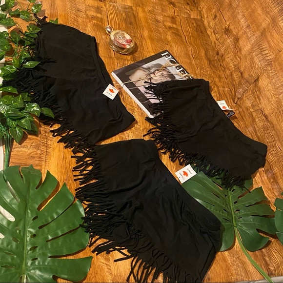 Women’s Black Fringe Hem Shorts from T-shirt Place 🇨🇦 Brand New sizes S & M - Picture 1 of 14